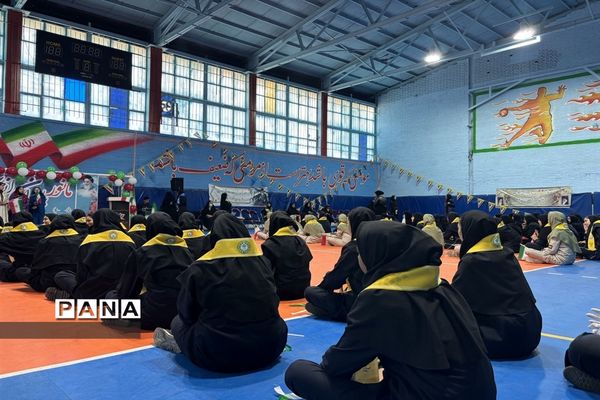 مانور یاوران انقلاب دانش‌آموزان شهرستان ورامین