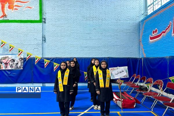 مانور یاوران انقلاب دانش‌آموزان شهرستان ورامین