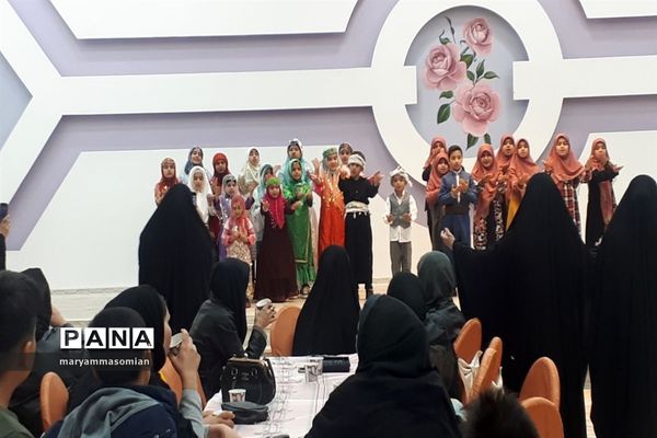 جشن انقلاب در آموزش و پرورش شهرستان ابرکوه