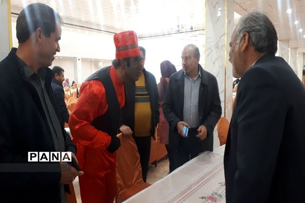 جشن انقلاب در آموزش و پرورش شهرستان ابرکوه