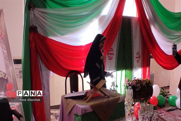 برگزاری مانور یاوران انقلاب در دبیرستان حضرت زینب (س) قرچک‌