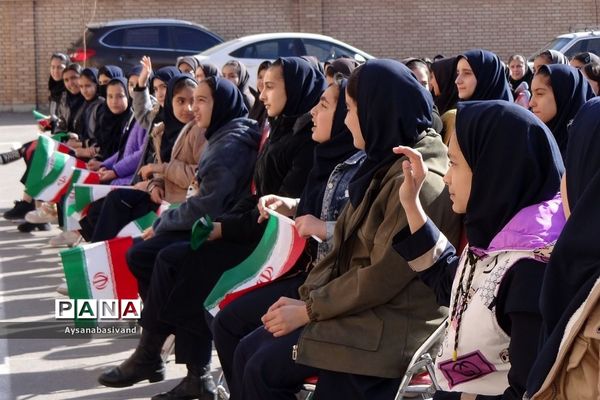 برگزاری مراسم تقدیر از دانش‌آموزان برتر و ساعی دبیرستان عترت