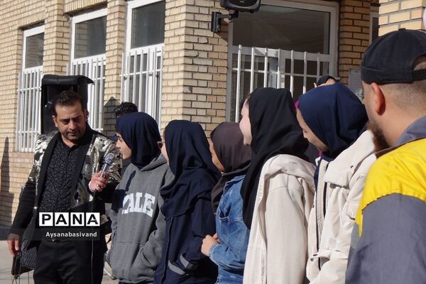برگزاری مراسم تقدیر از دانش‌آموزان برتر و ساعی دبیرستان عترت