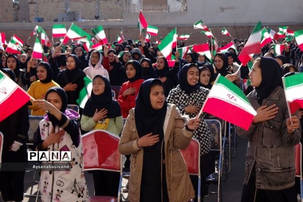 برگزاری مراسم تقدیر از دانش‌آموزان برتر و ساعی دبیرستان عترت