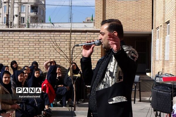 برگزاری مراسم تقدیر از دانش‌آموزان برتر و ساعی دبیرستان عترت
