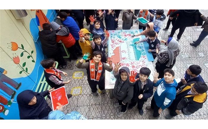 دانش‌آموزان دهه نودی در همایش یاوران انقلاب ناحیه 2 قزوین  با آرمان‌های انقلاب تجدید بیعت کردند/ فیلم