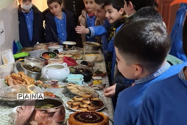 جشنواره غذای سالم در ایام دهه فجر در دبستان هموطن۲ رودهن
