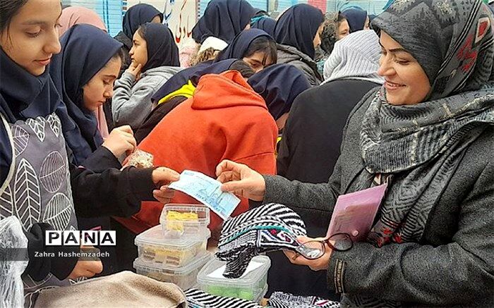 هدف از برپایی بازارچه کسب و کار مدرسه‌ای، مدیریت اقتصادی دانش‌آموزان است