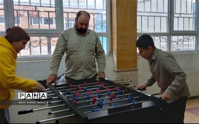 برگزاری جام ورزشی فجر در دو مدرسه رودهن/فیلم