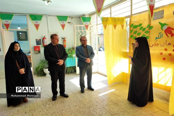 بازدید از نمایشگاه مدرسه انقلاب  شهرستان مانه و سملقان