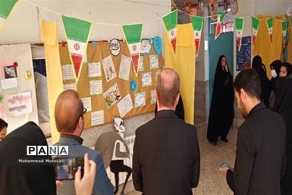بازدید از نمایشگاه مدرسه انقلاب  شهرستان مانه و سملقان