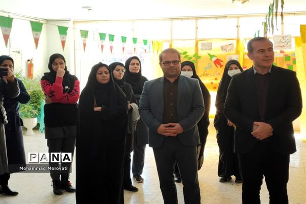 بازدید از نمایشگاه مدرسه انقلاب  شهرستان مانه و سملقان