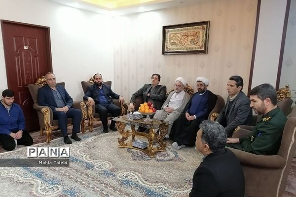 بازدید از خانواده شهید جعفری و شهیده قره داغی باحضور مسئولین صباشهر