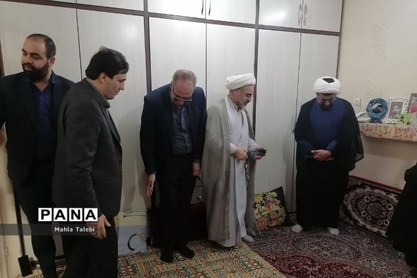 بازدید از خانواده شهید جعفری و شهیده قره داغی باحضور مسئولین صباشهر