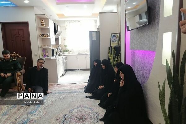 بازدید از خانواده شهید جعفری و شهیده قره داغی باحضور مسئولین صباشهر