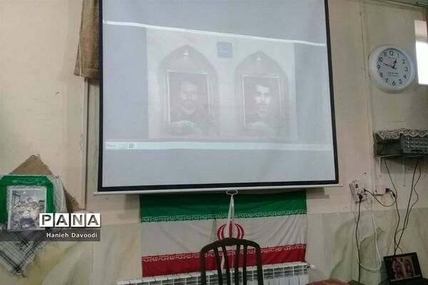 مراسم جشن دهه فجر در دبیرستان شهید برقعی یک قم