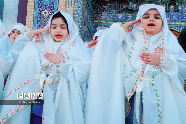 نخستین اجرای سرود «فرمانده مهدی» در مسجد جمکران