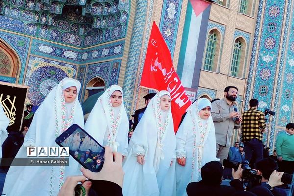 نخستین اجرای سرود «فرمانده مهدی» در مسجد جمکران