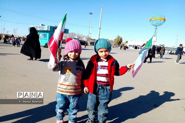 نخستین اجرای سرود «فرمانده مهدی» در مسجد جمکران