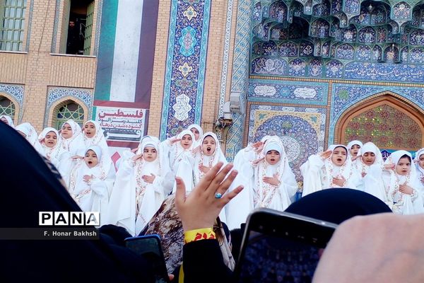 نخستین اجرای سرود «فرمانده مهدی» در مسجد جمکران