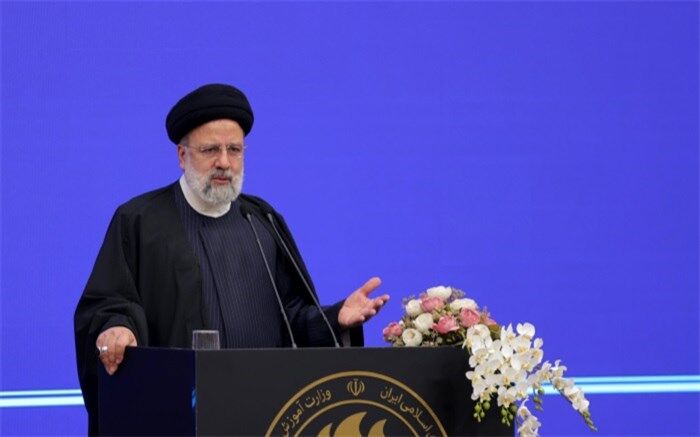 دشمن به دنبال ناامیدسازی و مایوس کردن مردم است