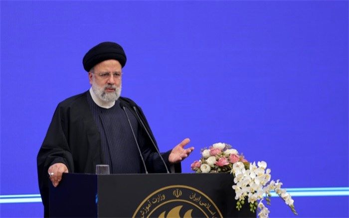 دشمن به دنبال ناامیدسازی و مایوس کردن مردم است