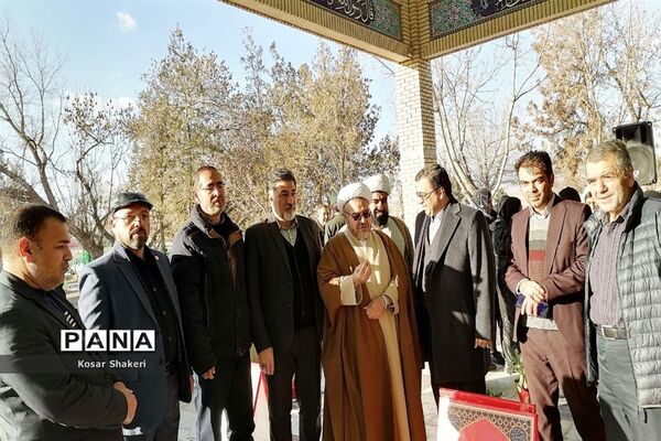 مراسم عطر افشانی گلزار شهدا