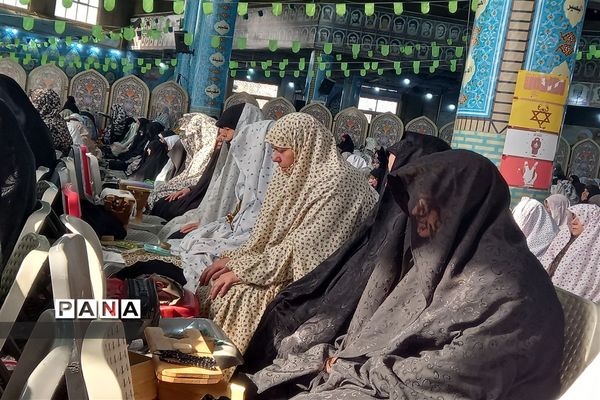 میز خدمت در نمازجمعه شهرستان قدس به‌مناسبت دهه فجر در شهرستان قدس