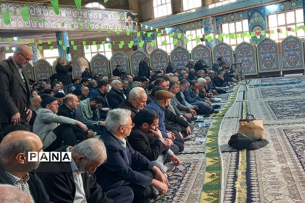 میز خدمت در نمازجمعه شهرستان قدس به‌مناسبت دهه فجر در شهرستان قدس