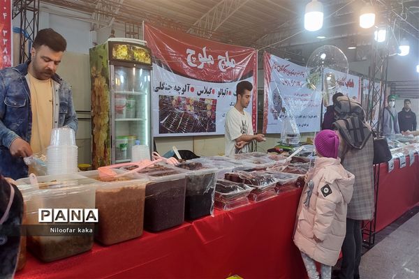 نمایشگاه گل و گیاه و سوغات درقائمشهر