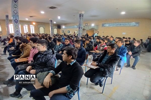 جشن انقلاب در دبیرستان شاهد شهید حاج‌ عباس نجفی