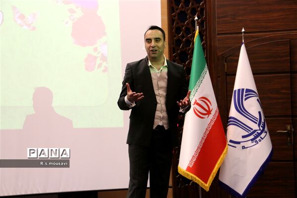جشن گرامیداشت ایام الله دهه فجر در دانشگاه قم