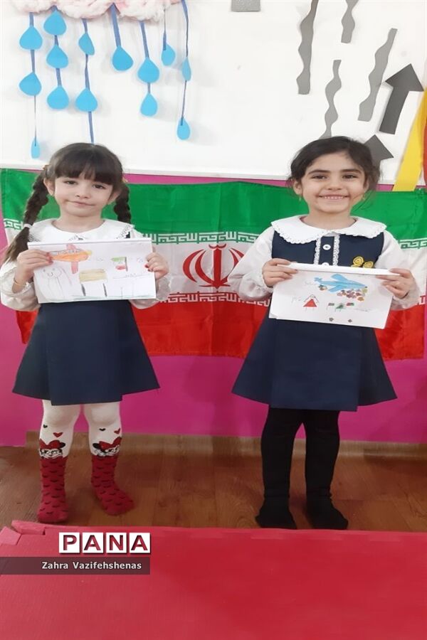 جشن انقلاب و ۲۲ بهمن در مهد کودک گل‌های هستی شهرستان شیروان