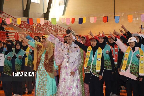 تصاویری از مانور نمادین یاوران انقلاب در سالن شهید تندگویان بروجن