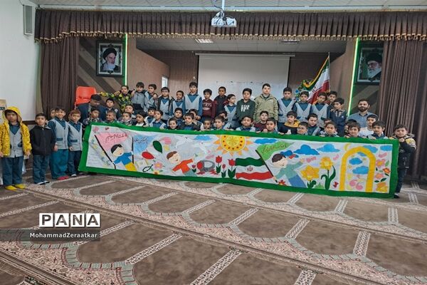 اجرای نقاشی همگانی یاران حاج قاسم در دبستان شاهد کاشمر