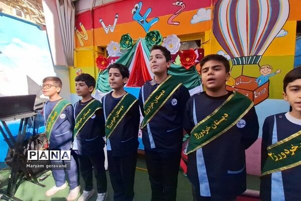 جشن انقلاب در مدارس ناحیه 2 شهرری