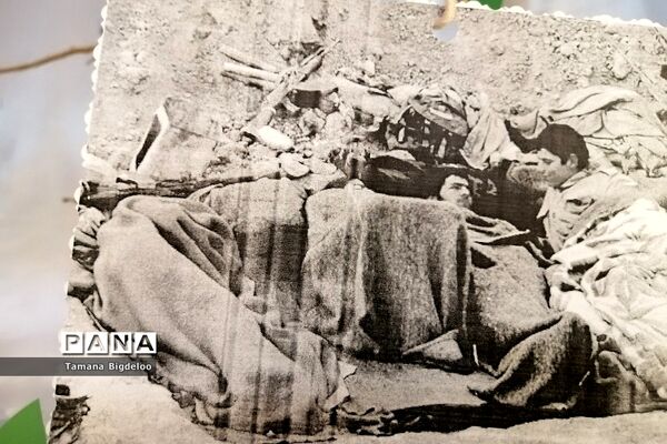 مراسم ایام الله فجر در دبستان دخترانه توفیق شهرستان رباط کریم