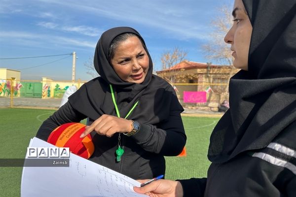 مسابقه داژبال در آموزشگاه کوثر شهر جوادآباد