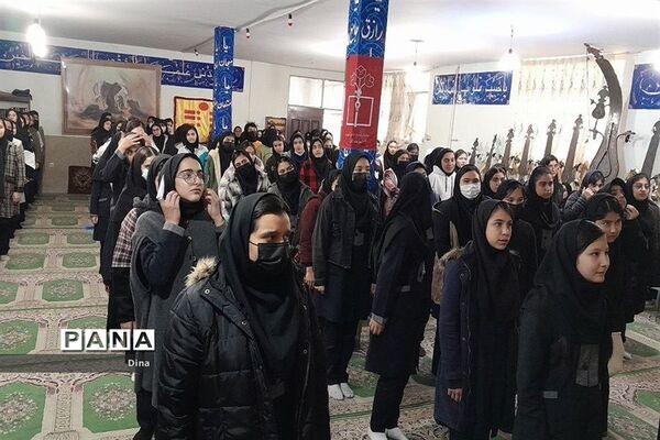 کارگاه  گفتمان مسیر روشن در قرچک