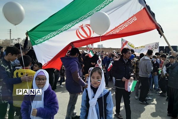 خروش مردم فشافویه در جشن پیروزی انقلاب اسلامی