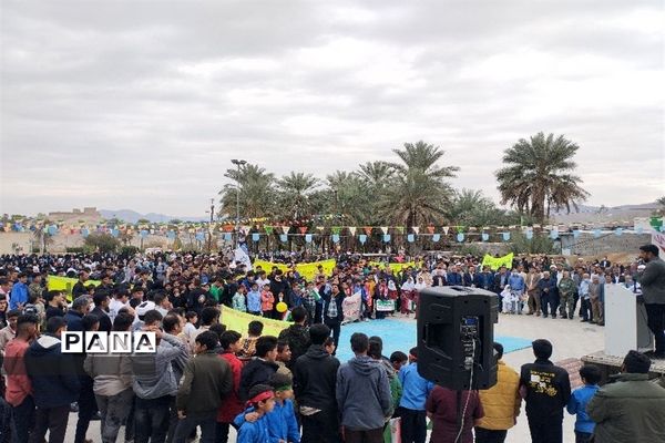 موج وحدت مردم حاجی‌آباد در راهپیمایی ۲۲ بهمن