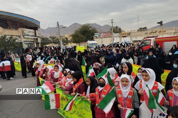 موج وحدت مردم حاجی‌آباد در راهپیمایی ۲۲ بهمن