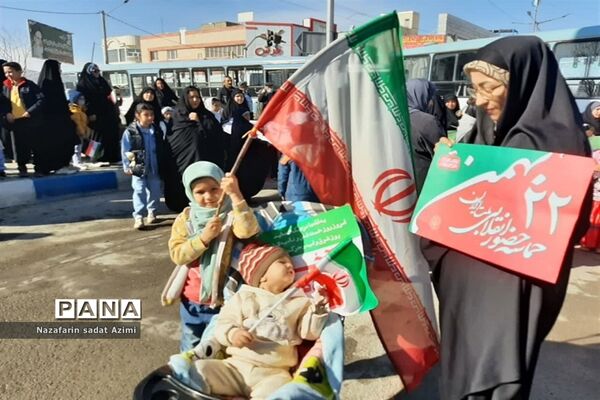 حضور مردم شیروان در راهپیمایی 22 بهمن
