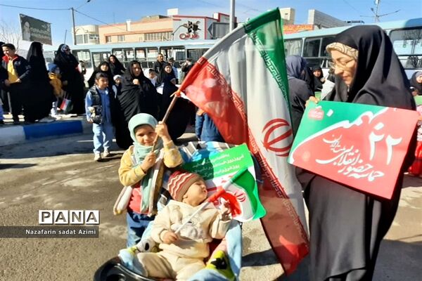 حضور مردم شیروان در راهپیمایی 22 بهمن