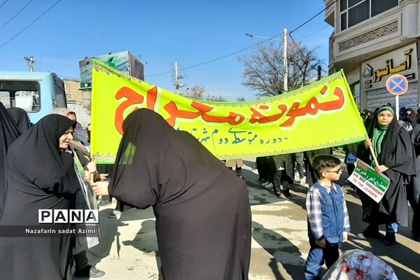 حضور مردم شیروان در راهپیمایی 22 بهمن