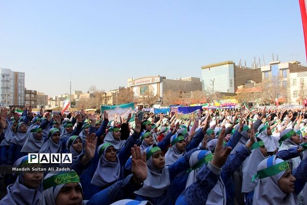 حضور پرشور مردم اسلامشهر در راهپیمایی یوم‌الله 22 بهمن