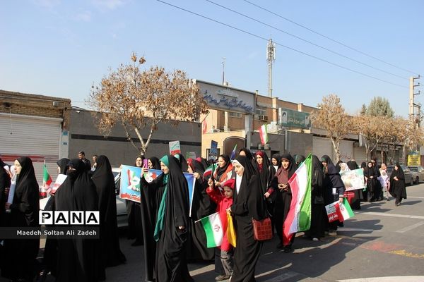 حضور پرشور مردم اسلامشهر در راهپیمایی یوم‌الله 22 بهمن