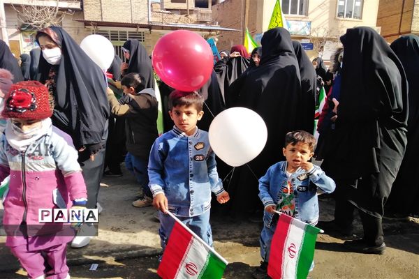 حضور پرشور مردم در راهپیمایی 22 بهمن در شهرستان بن