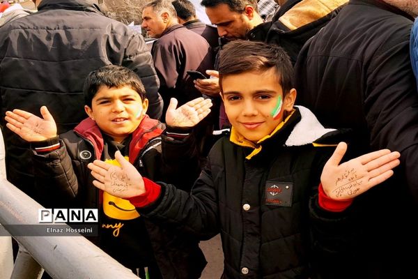 راهپیمایی ۲۲ بهمن در مشهد مقدس‌