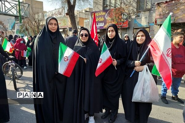 حضور باشکوه مردم ناحیه 2 شهرری در راهپیمایی 22 بهمن